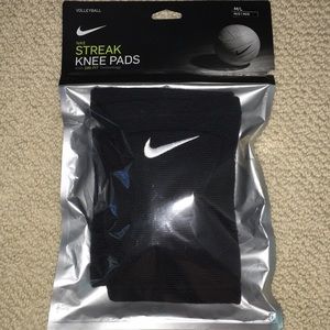 M/L Nike Volleyball Kneepads NWT